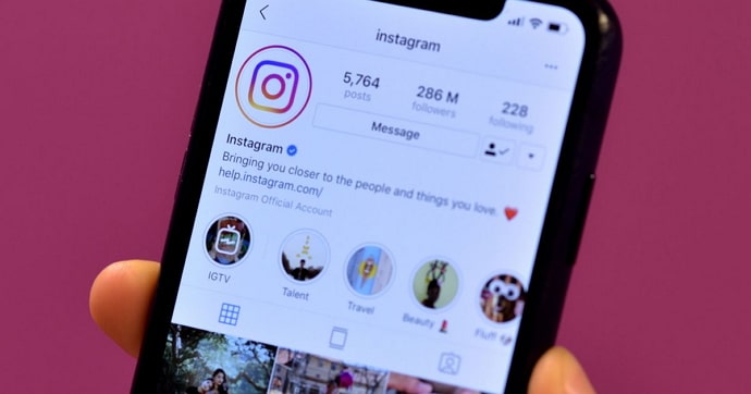 si alguien oculta su historia en instagram, puedes ver sus destacados