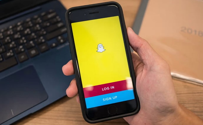si desinstalas y reinstalas Snapchat, ¿tus videos seguirán en la memoria?