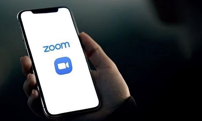 ¿La gente puede escucharte si tocas música mientras asistes a la clase de Zoom?
